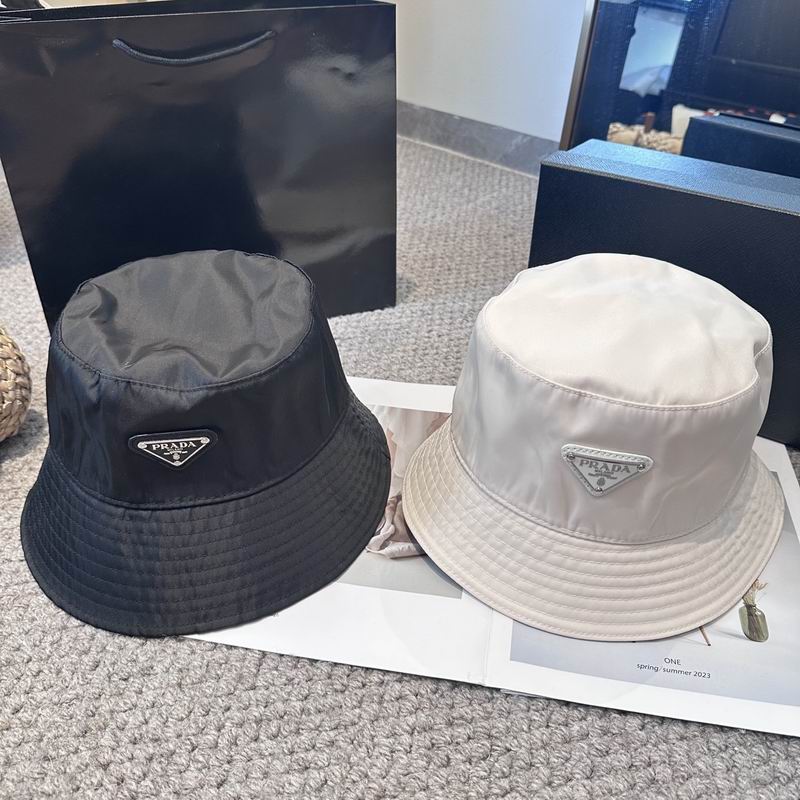 Prada hat 012403